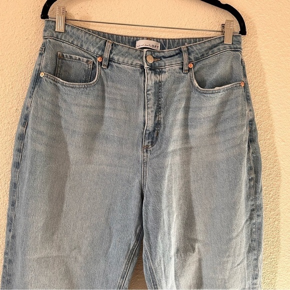 LOFT The Straight Jeans High Rise Light Wash Jeans Women Measures Size 32 - Picture 3 of 8